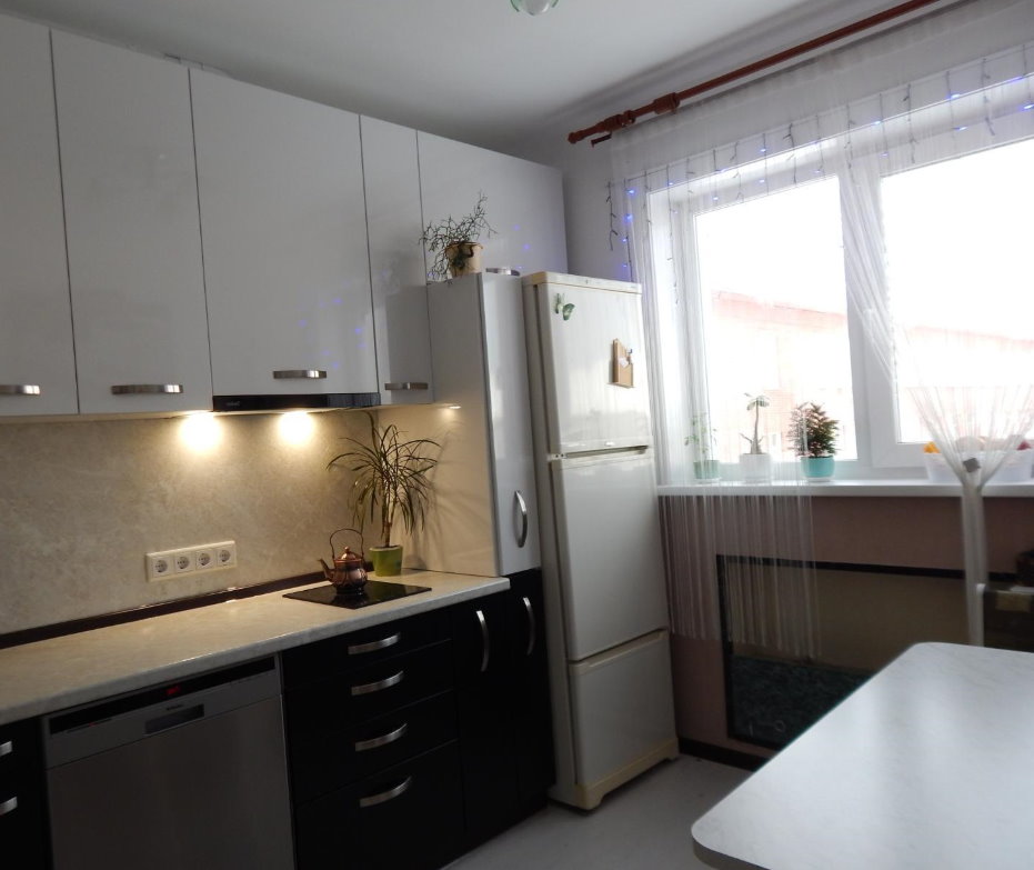 Moderne keuken in het appartement