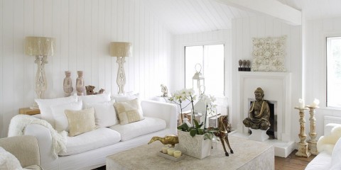 appartamento con idee decorative bianche