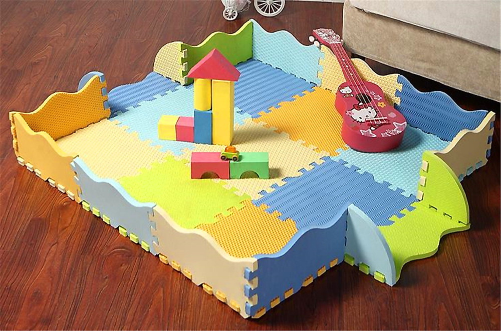 Puzzle mat doux avec côtés pour un enfant d'un an