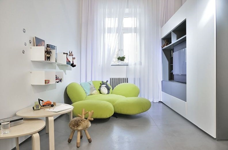 Világos zöld bútor fehér szobában