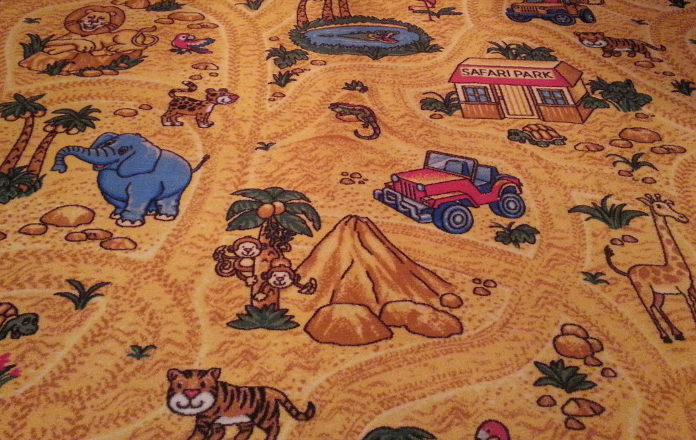 Levný koberec s hustou hromádkou v dětském pokoji