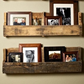 Oude foto's op houten planken