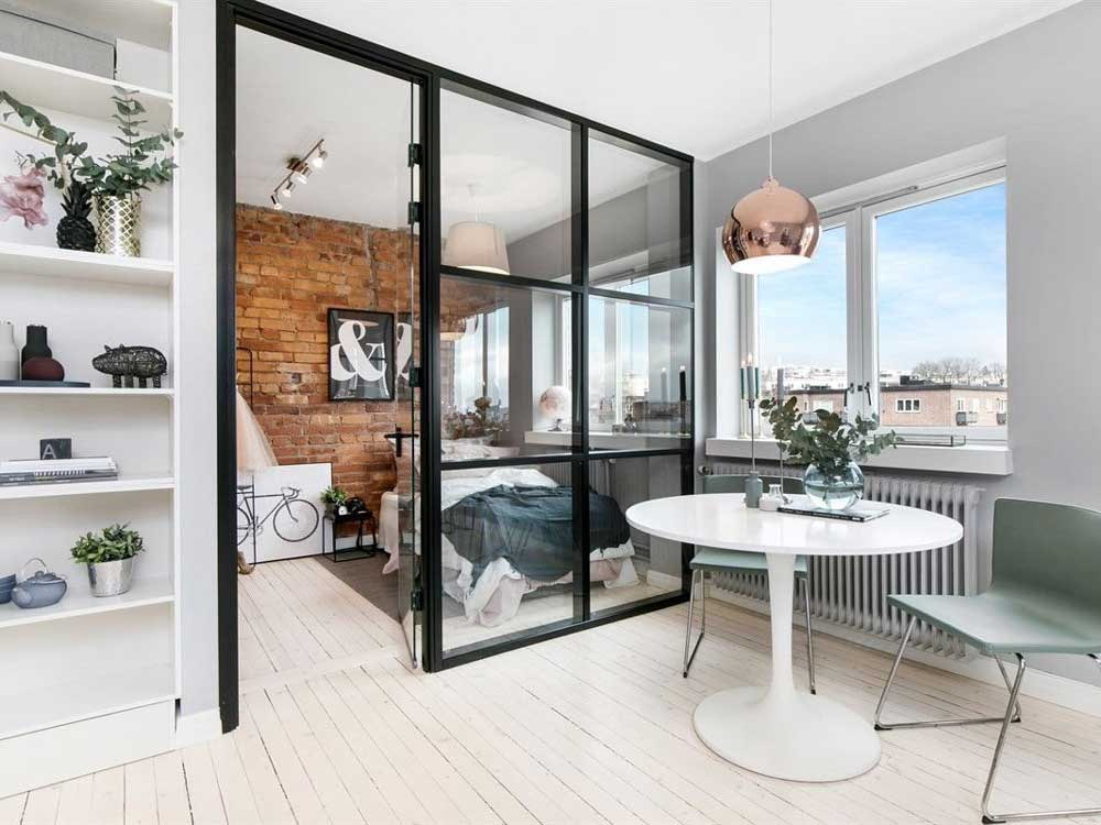 Zonering door de scheidingswand van een studio-appartement