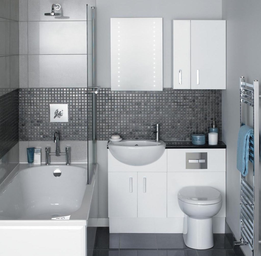minimalista stílusú fürdőszoba Hruscsovban