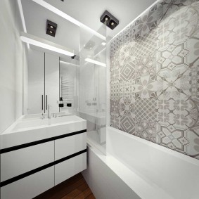 Badezimmer in Chruschtschow Dekor