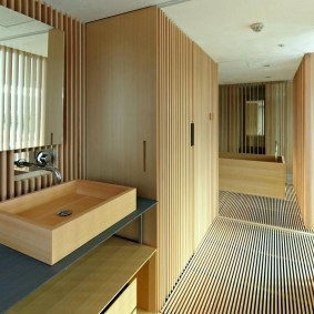 Badezimmerinnenraumideen des japanischen Stils