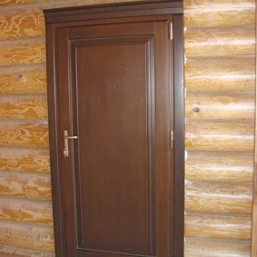 опции за снимки на входни дървени врати