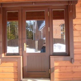 porte d'ingresso in legno foto registrazione
