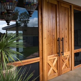 ingresso idee porta in legno interni