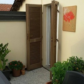 arredamento porta d'ingresso in legno