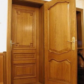 vchodové drevené dvere