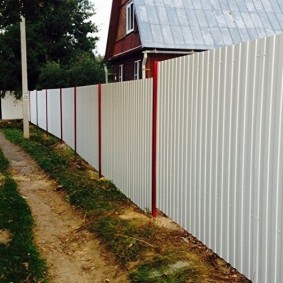 mga pagpipilian sa ideya ng corrugated fences