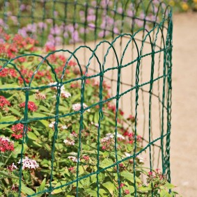 hàng rào trang trí cho ý tưởng vườn