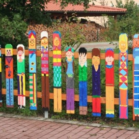 hàng rào trang trí cho ý tưởng thiết kế sân vườn