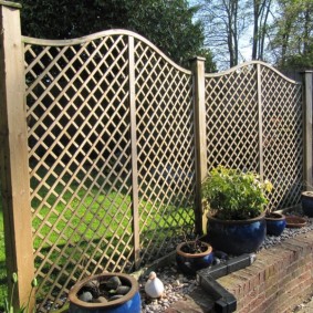 hàng rào trang trí cho thiết kế hình ảnh sân vườn
