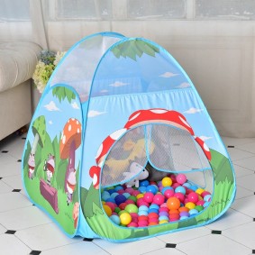 tenda per bambini con foto di palline