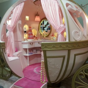 house for girls carriage