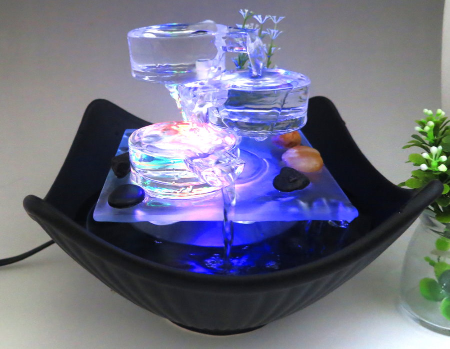 Kompakt model af en dekorativ springvand