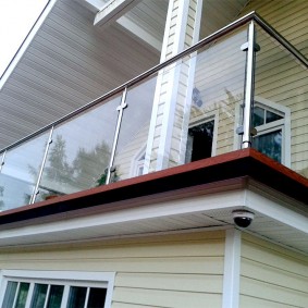 Glass screens of balcony railing