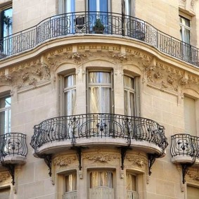 Klassische Balkone