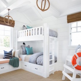Baltā jūras stila bērnu istaba