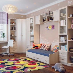 Zēnu istabas dizains ar moduļu mēbelēm.