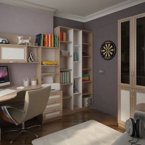 Móveis de gabinete em uma sala com uma borda