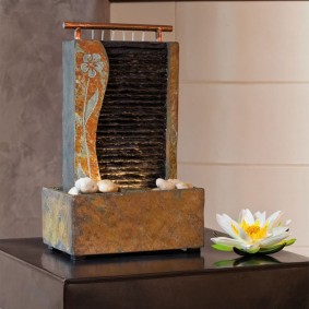 Декоративна фонтана из кварцита