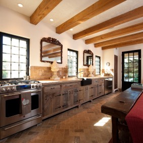 Kjøkken-stue i et privat hus