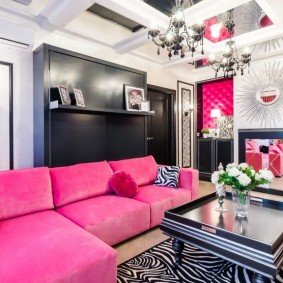 Gå igenom vardagsrummet i stil med Art Deco