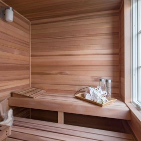 Finisarea pereților saunei cu lemn de valoare