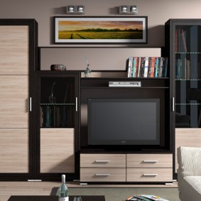 Snygga möbler med fasader från kombinerade material