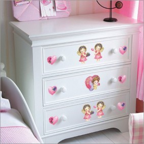 dressoir voor een kinderdecor met fotodecor