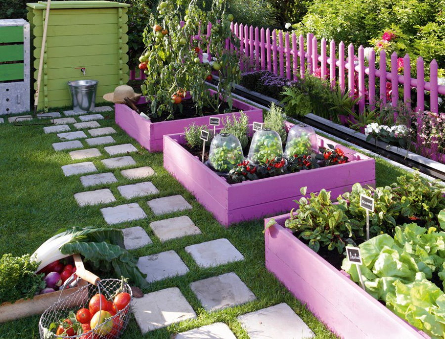 Square beds with plastic sides