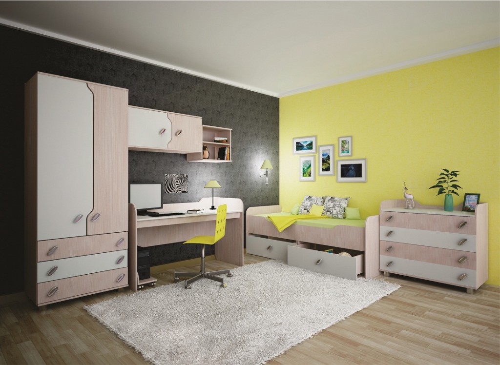 Gele muur in de kinderkamer met modulair meubilair