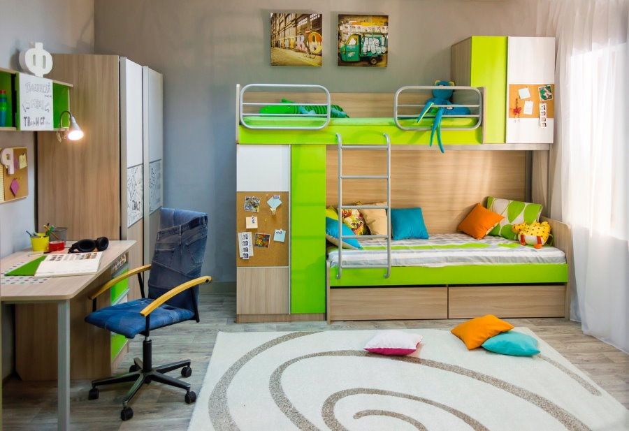 Mobília modular em um quarto para duas crianças