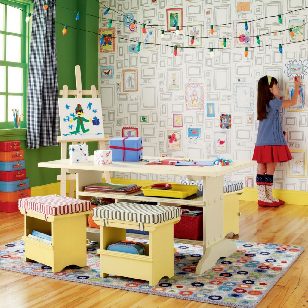 Tapet de colorat în camera fetiței