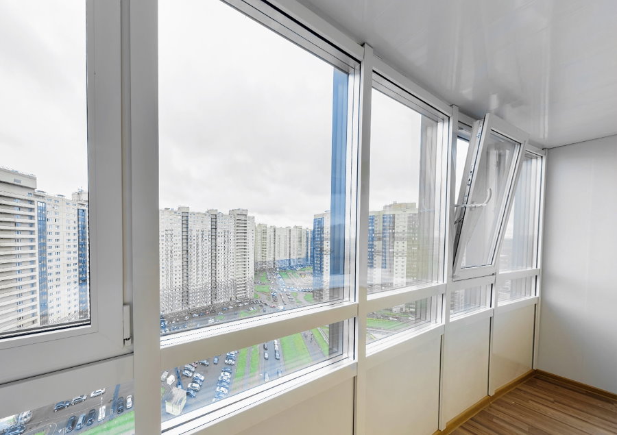 Triple glazed windows sa insulated balkonahe