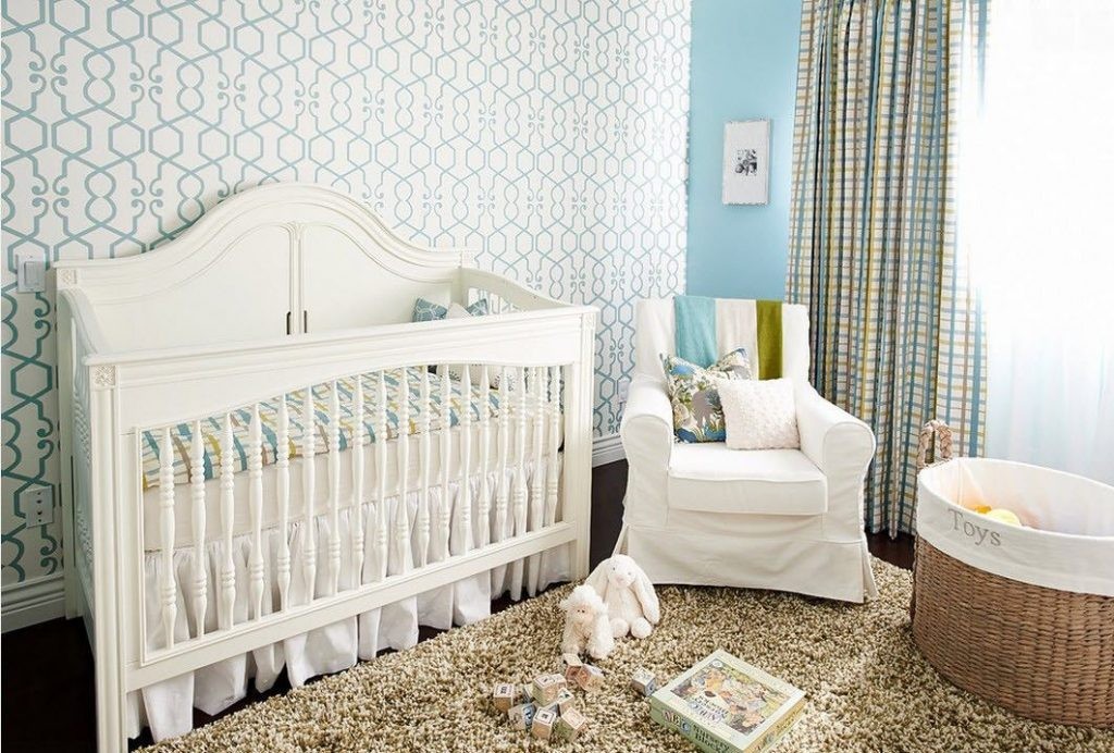Világos háttérkép egy újszülött hangulatos szobájában