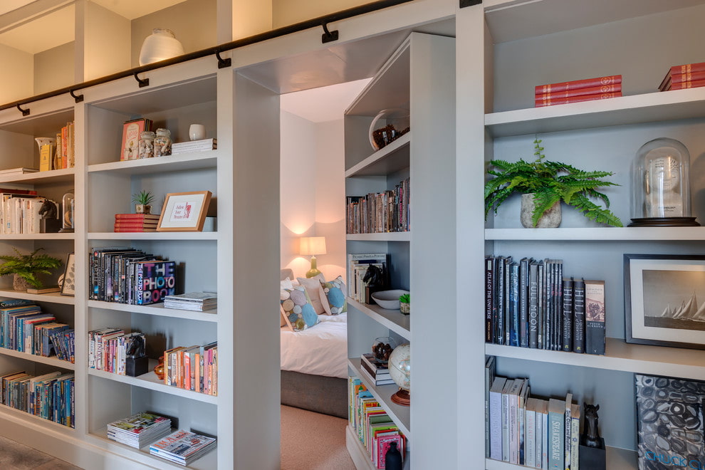 Draaibare boekenkast met planken