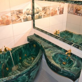 tenggelam atas reka bentuk foto bilik mandi