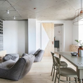 Rahmenlose Möbel in der Wohnküche