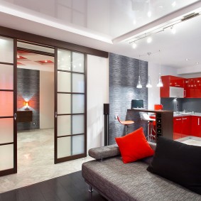Rød suite i stuen køkken