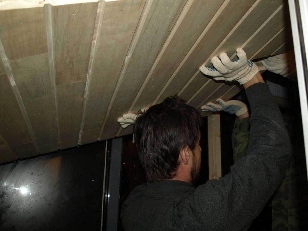 DIY fixing the ceiling block in the apartment sauna